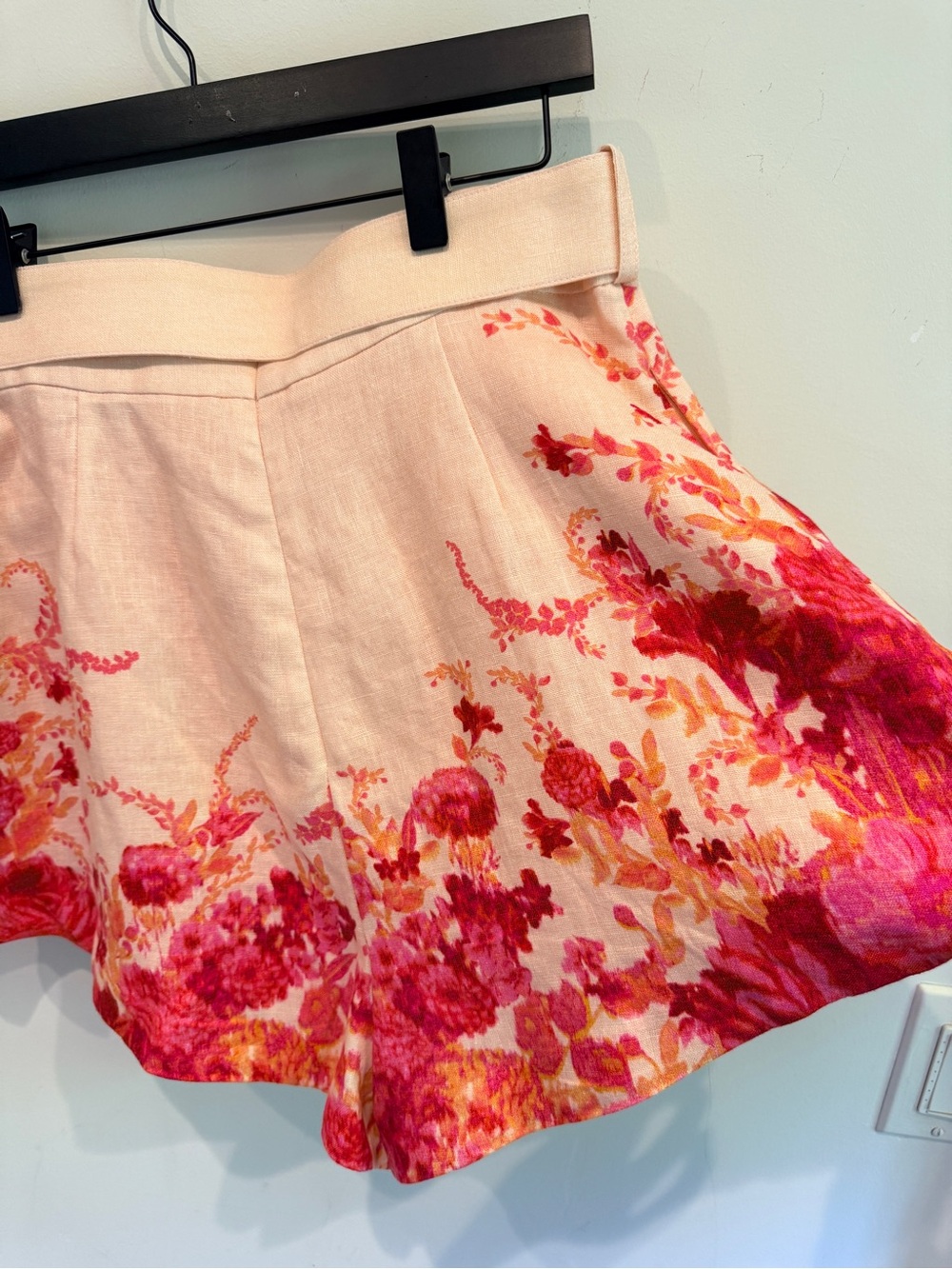 Zimmermann Linen Shorts, Size 2 - Picture 6 of 10